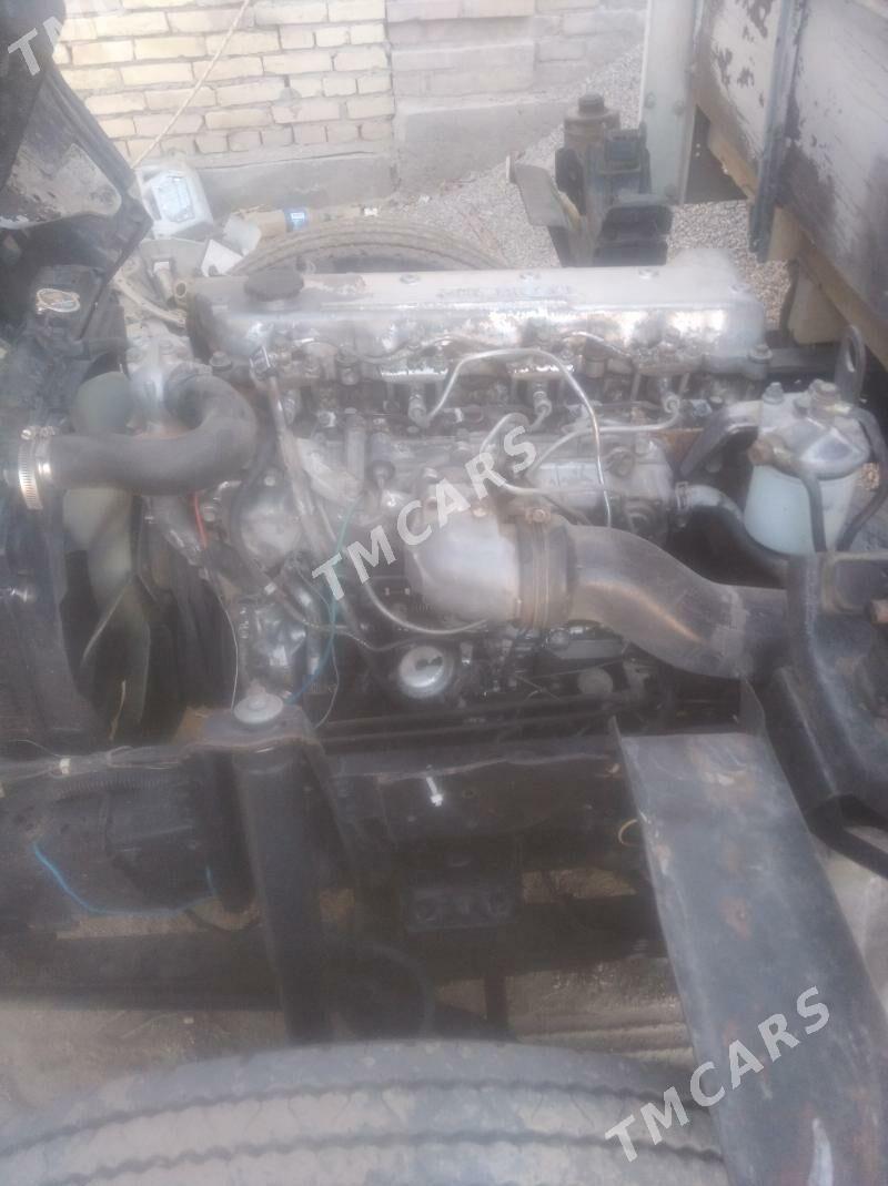 Isuzu Elf 2007 - 200 000 TMT - Farap - img 2
