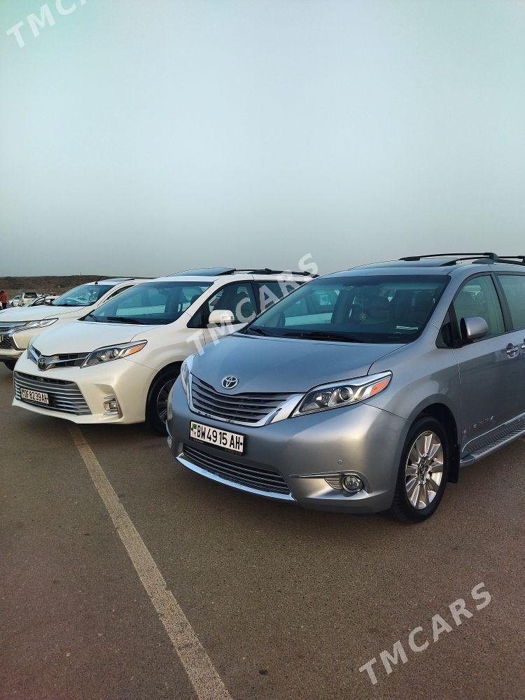 Toyota Sienna 2010 - 325 000 TMT - Aşgabat - img 5