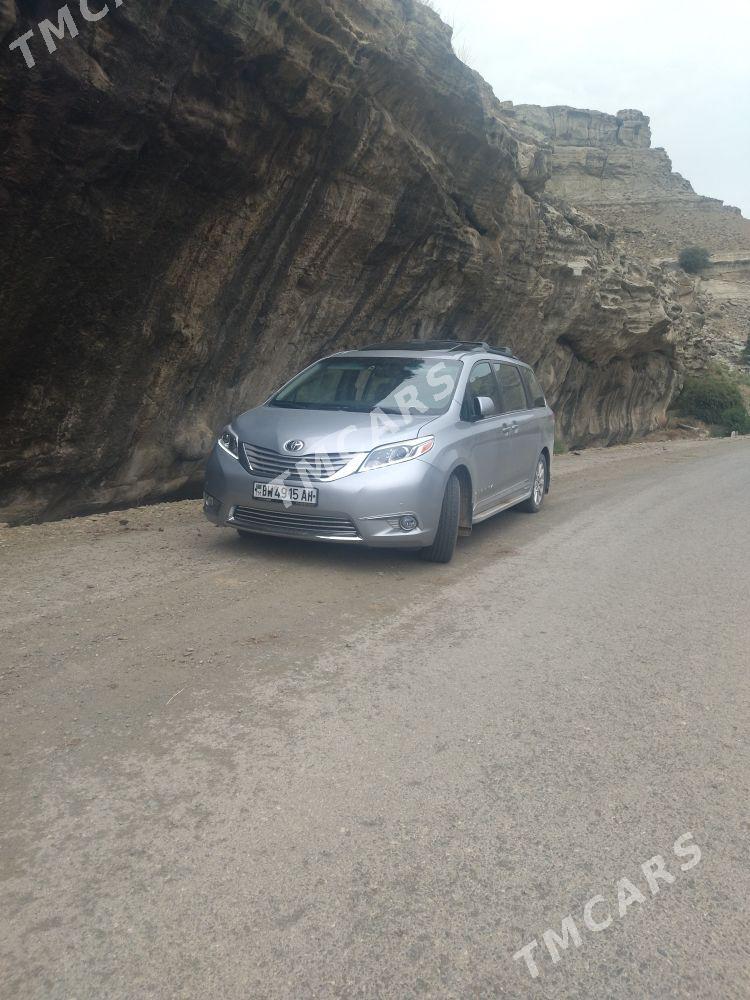 Toyota Sienna 2010 - 325 000 TMT - Aşgabat - img 4