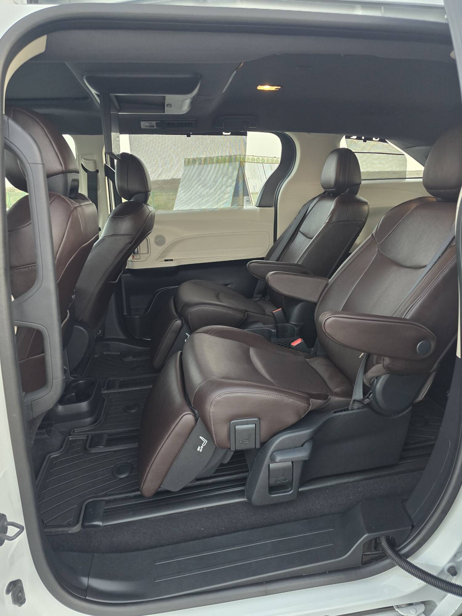 Toyota Sienna 2023 - 815 000 TMT - Aşgabat - img 2