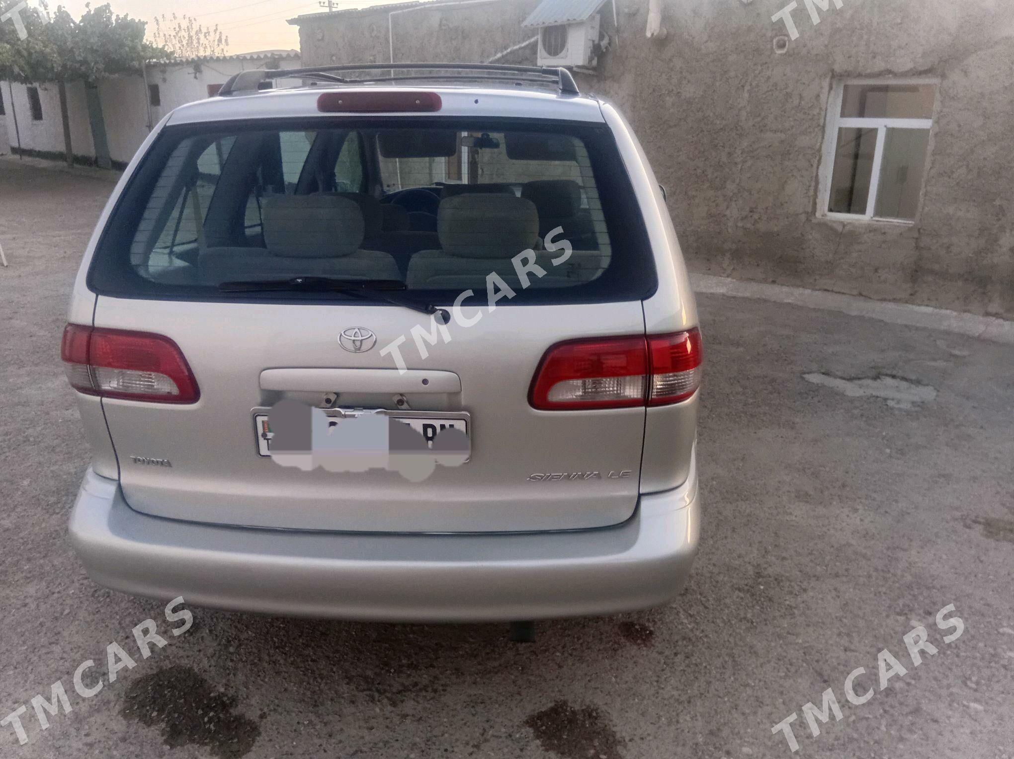 Toyota Sienna 2001 - 145 000 TMT - Gyzylarbat - img 2