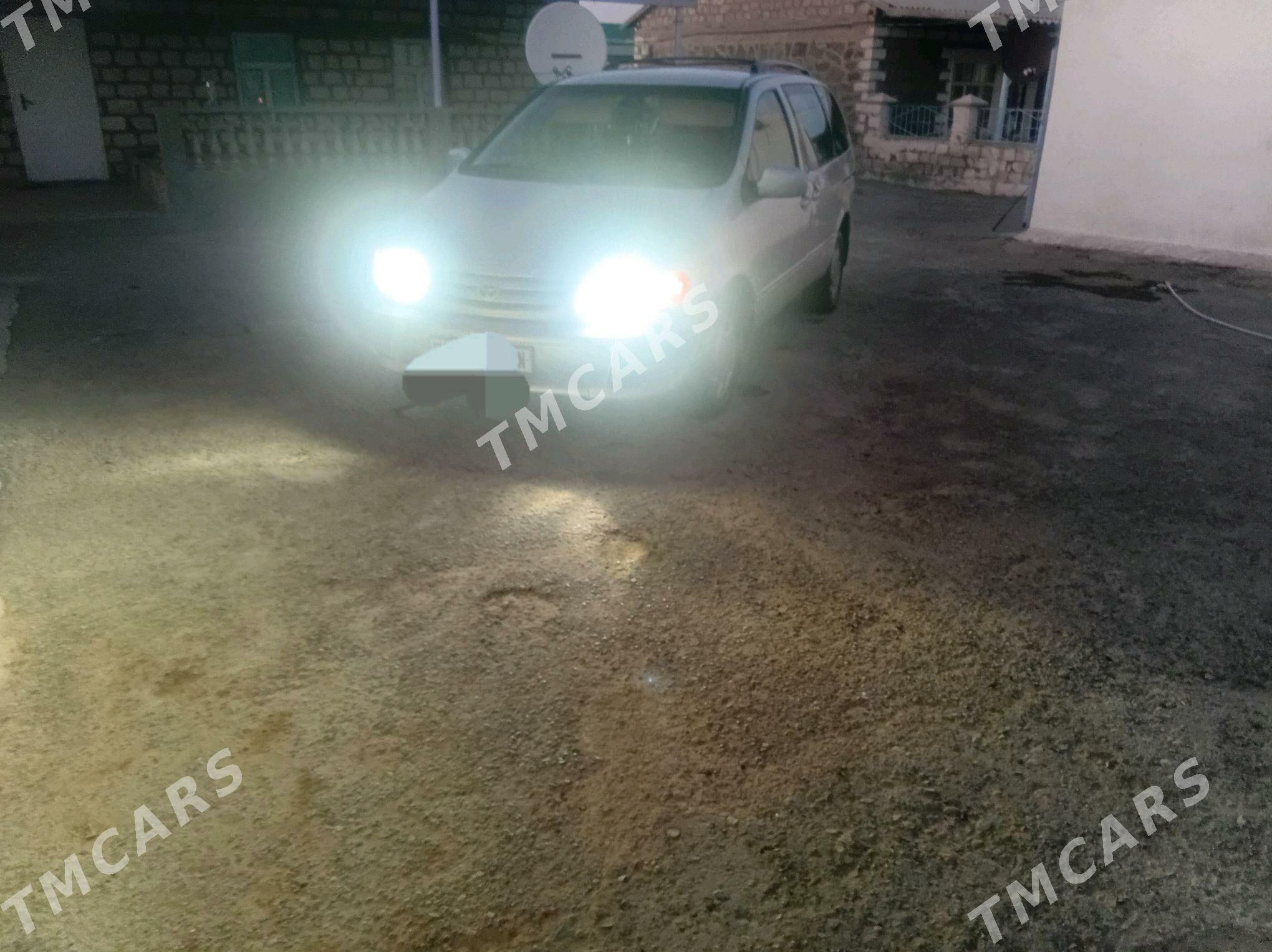 Toyota Sienna 2001 - 145 000 TMT - Gyzylarbat - img 5