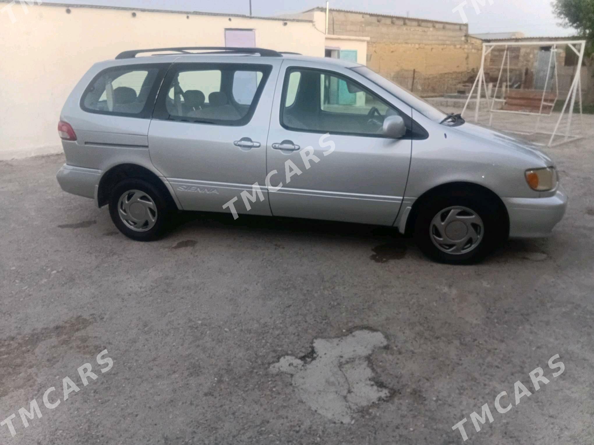 Toyota Sienna 2001 - 145 000 TMT - Gyzylarbat - img 6