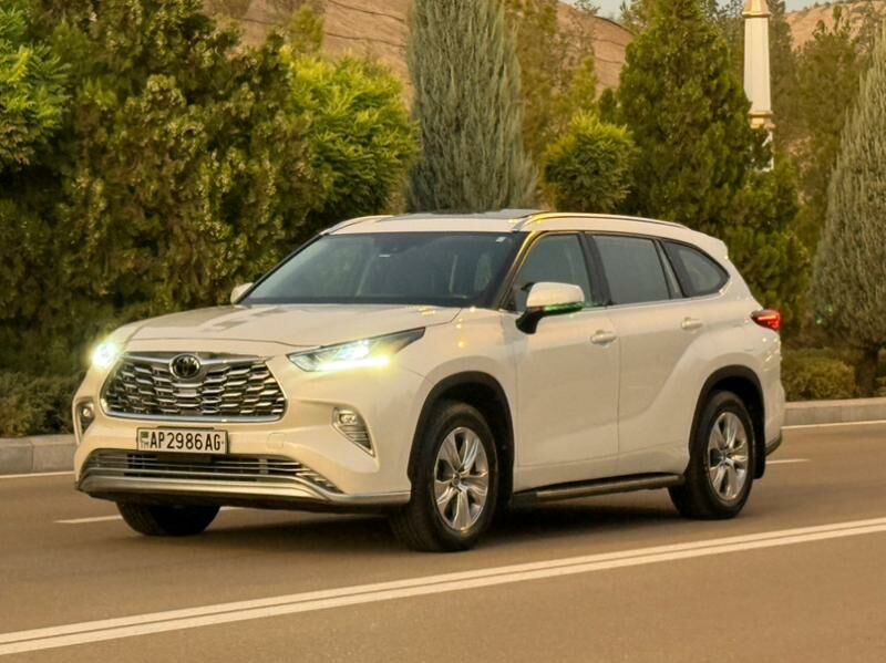 Toyota Highlander 2022 - 568 000 TMT - Ашхабад - img 4