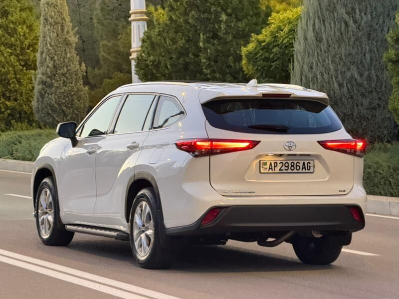 Toyota Highlander 2022 - 568 000 TMT - Ашхабад - img 2