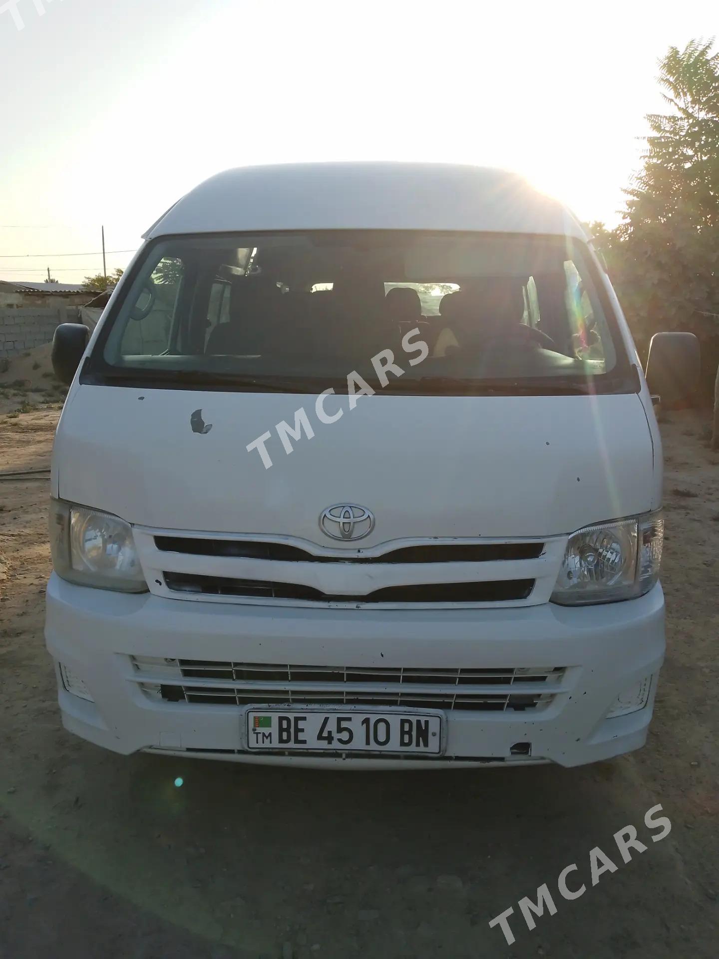 Toyota Hiace 2005 - 220 000 TMT - Balkanabat - img 2