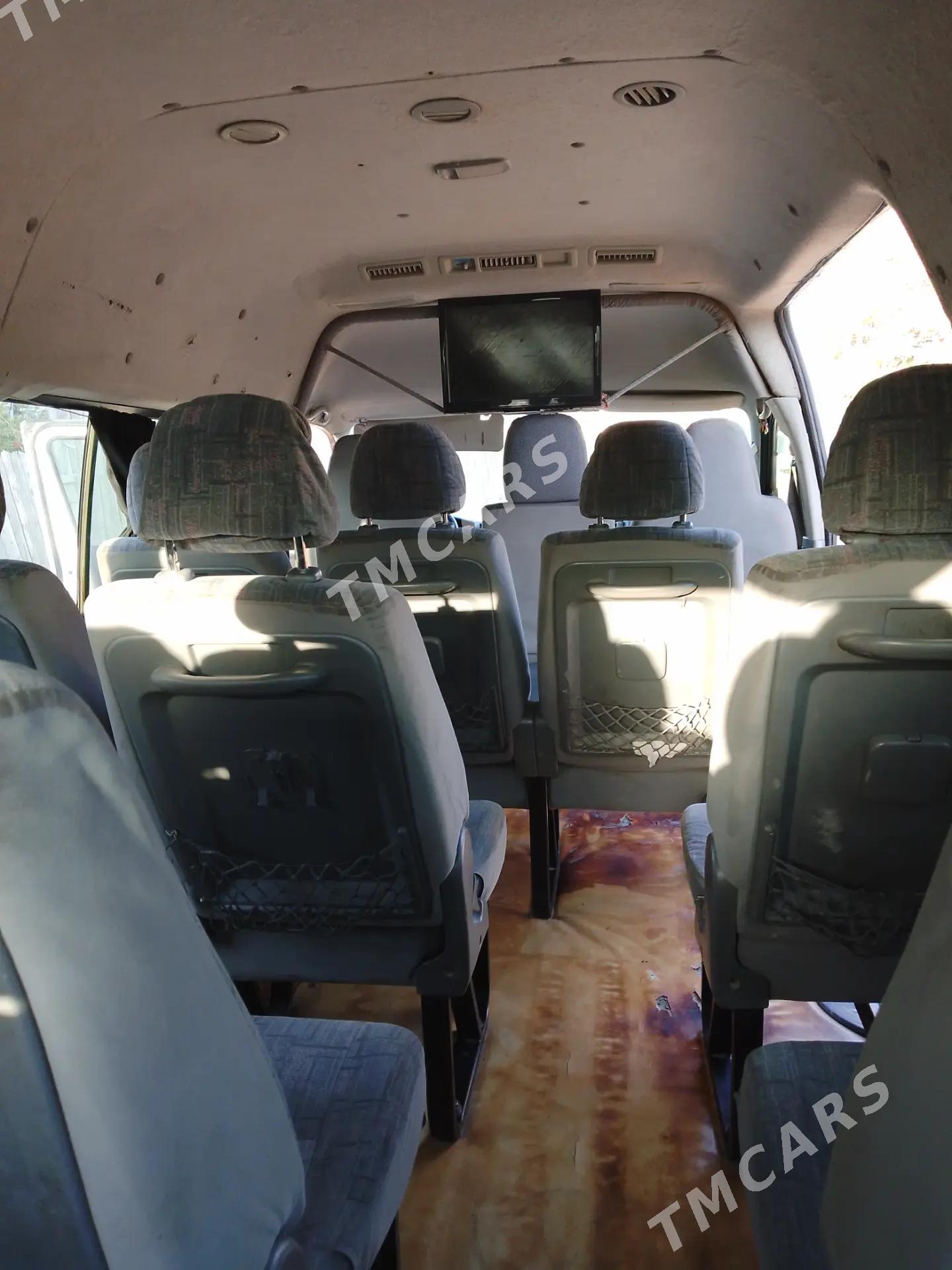 Toyota Hiace 2005 - 220 000 TMT - Balkanabat - img 3