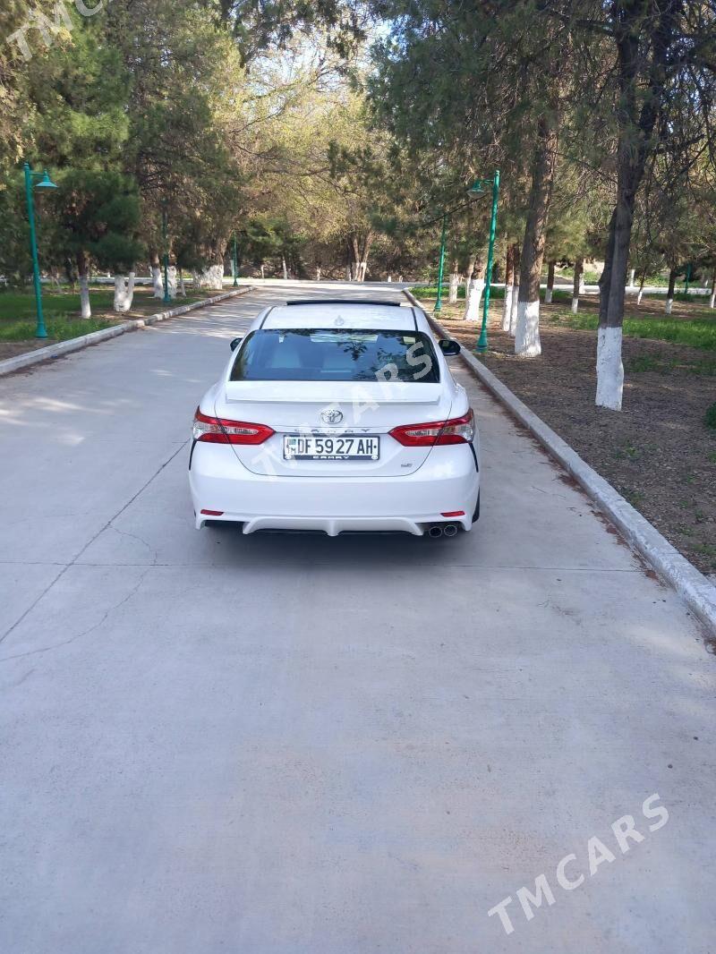 Toyota Camry 2020 - 308 000 TMT - Бузмеин - img 4