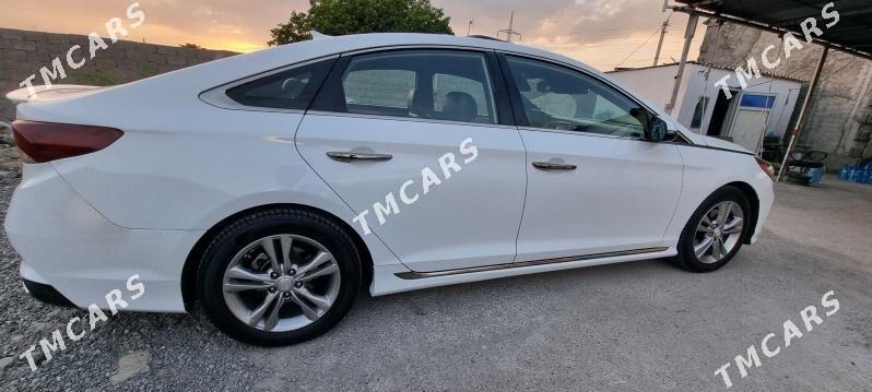 Hyundai Sonata 2018 - 245 000 TMT - Бузмеин - img 4