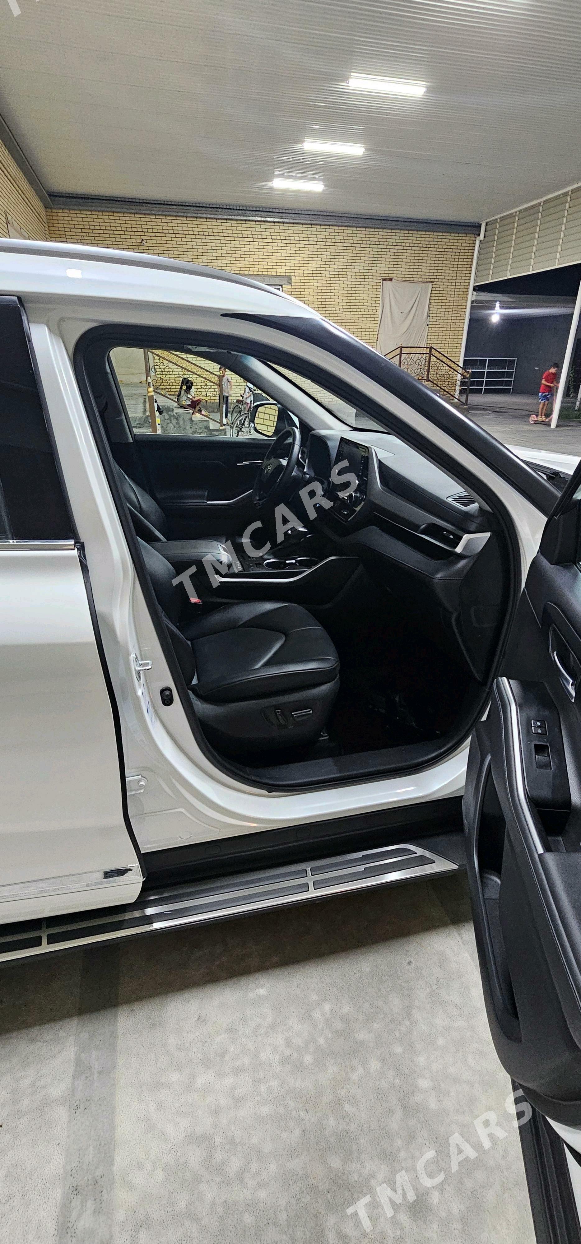 Toyota Highlander 2021 - 510 000 TMT - Байрамали - img 4