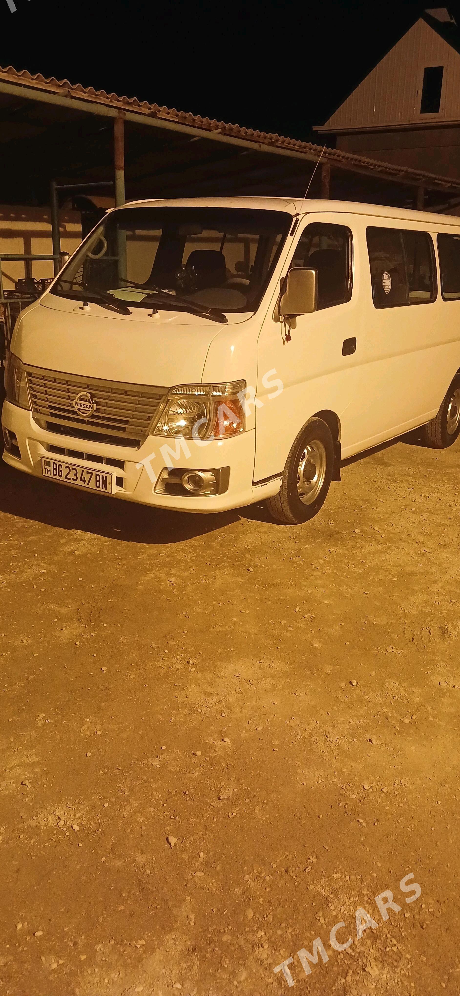 Nissan Urvan 2007 - 150 000 TMT - Balkanabat - img 2