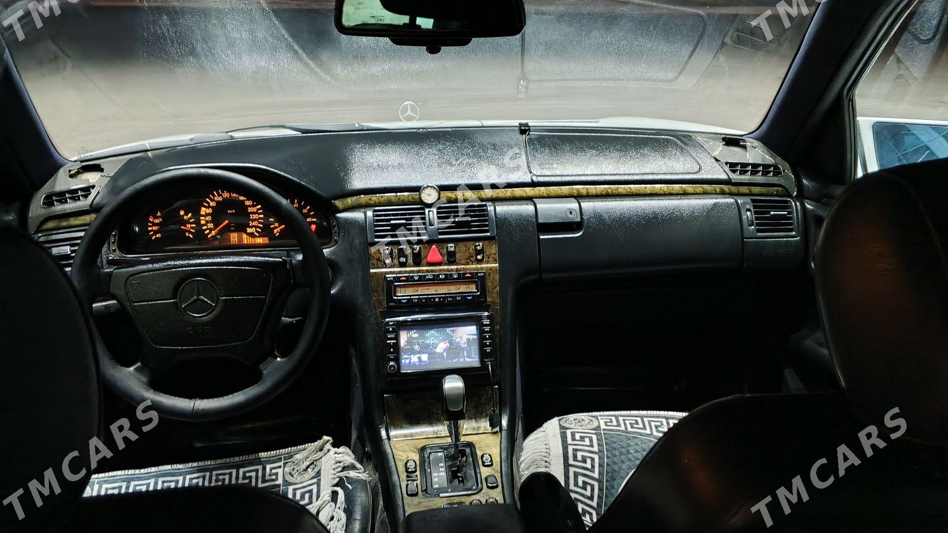 Mercedes-Benz E320 1997 - 90 000 TMT - Balkanabat - img 3