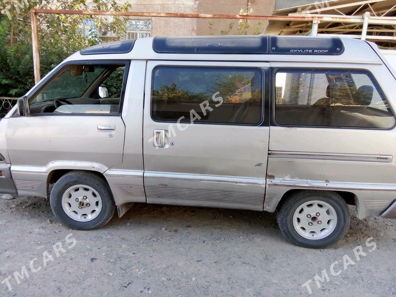 Toyota Hiace 1991 - 20 000 TMT - Murgap - img 3