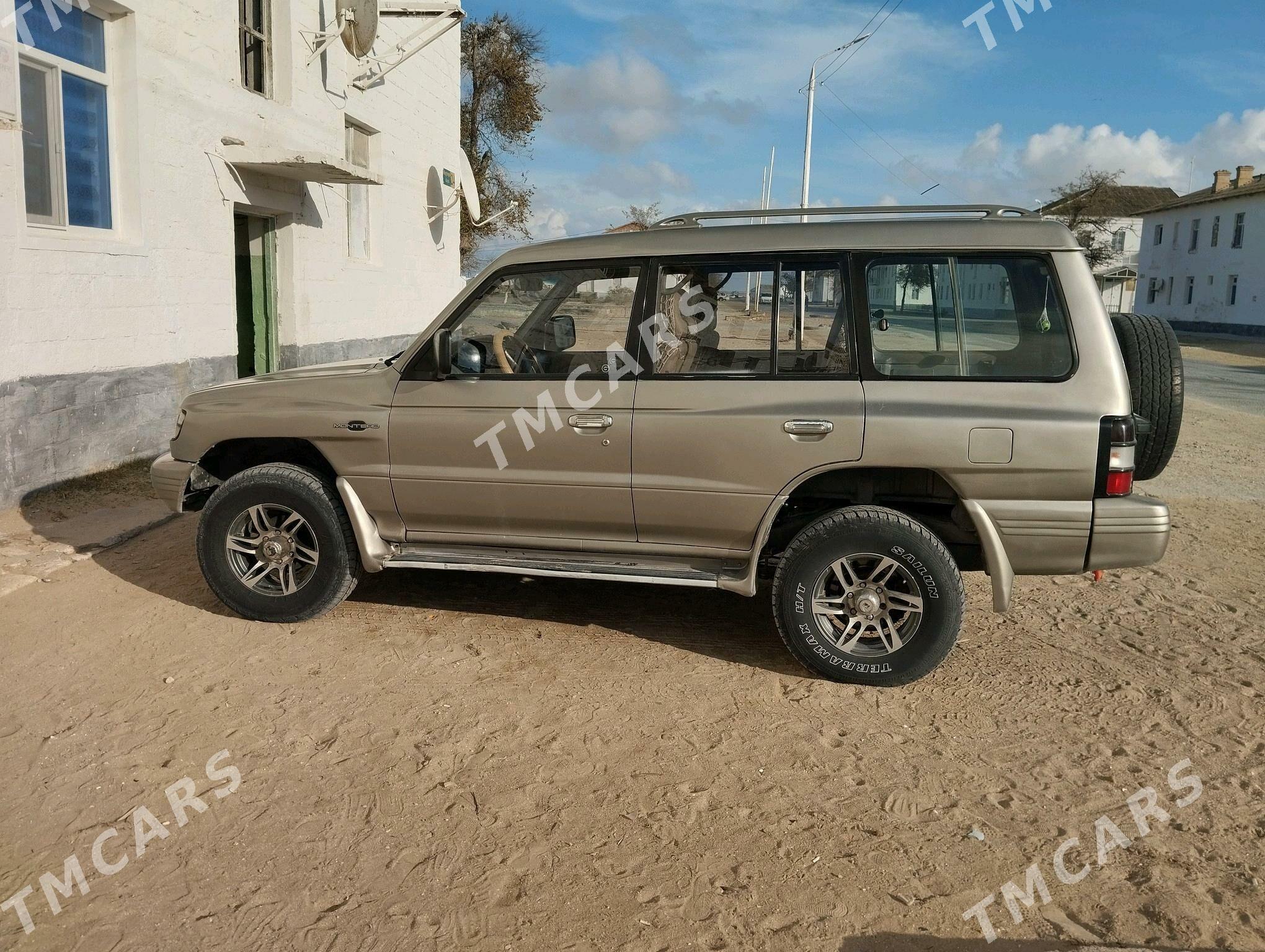 Mitsubishi Montero 1999 - 70 000 TMT - Карабогаз - img 3