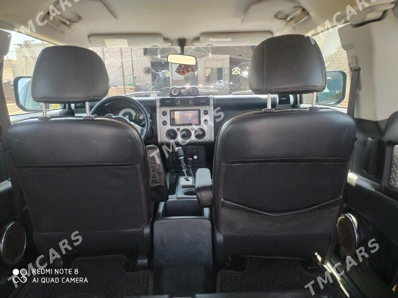 Toyota FJ Cruiser 2008 - 300 000 TMT - Türkmenabat - img 3