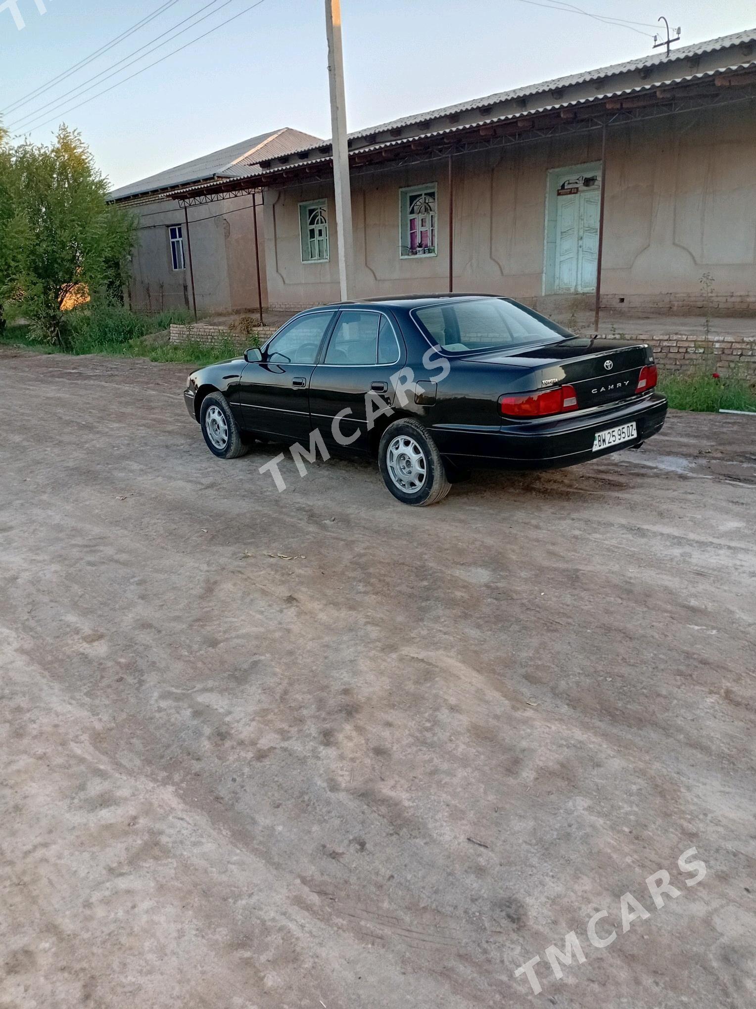 Toyota Camry 1995 - 100 000 TMT - Daşoguz - img 2