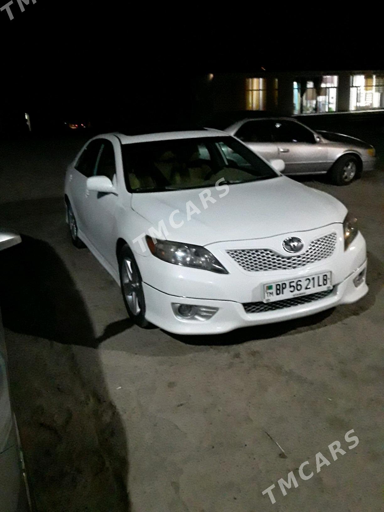 Toyota Camry 2010 - 185 000 TMT - Койтендаг - img 2