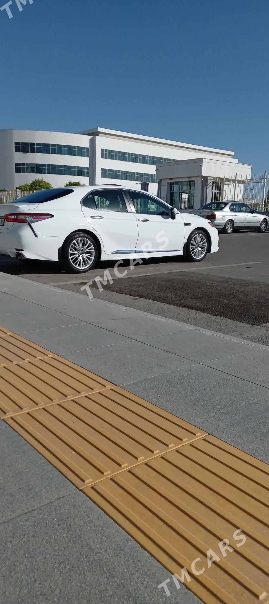 Toyota Camry 2018 - 355 000 TMT - Aşgabat - img 8