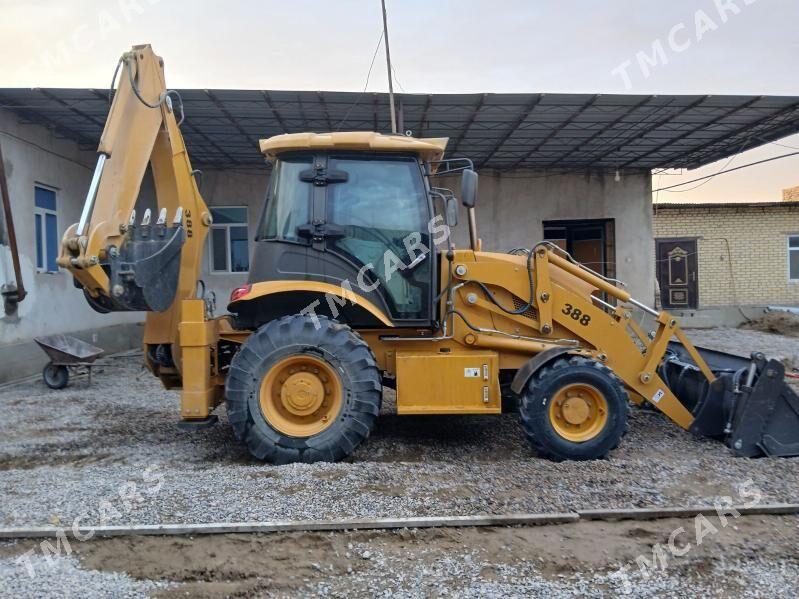JCB 4CX ECO 2025 - 680 000 TMT - Фарап - img 2