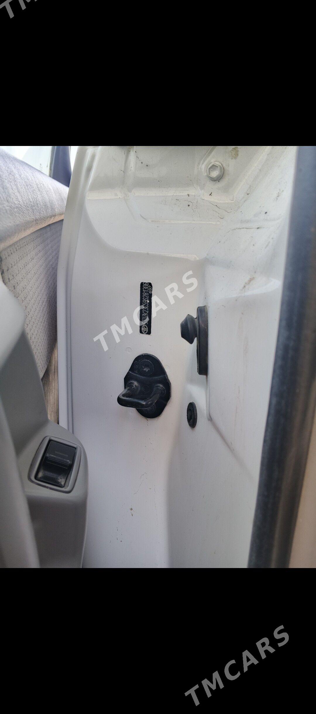 Toyota Sienna 2009 - 250 000 TMT - Hazar - img 4