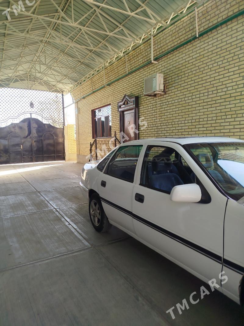 Opel Vectra 1992 - 35 000 TMT - Bäherden - img 3