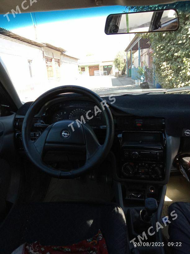 Opel Astra 1993 - 35 000 TMT - Дашогуз - img 9