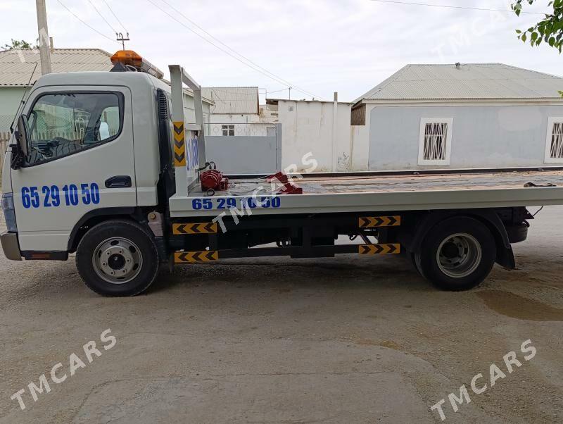 Mitsubishi Fuso 2010 - 500 000 TMT - Balkanabat - img 5
