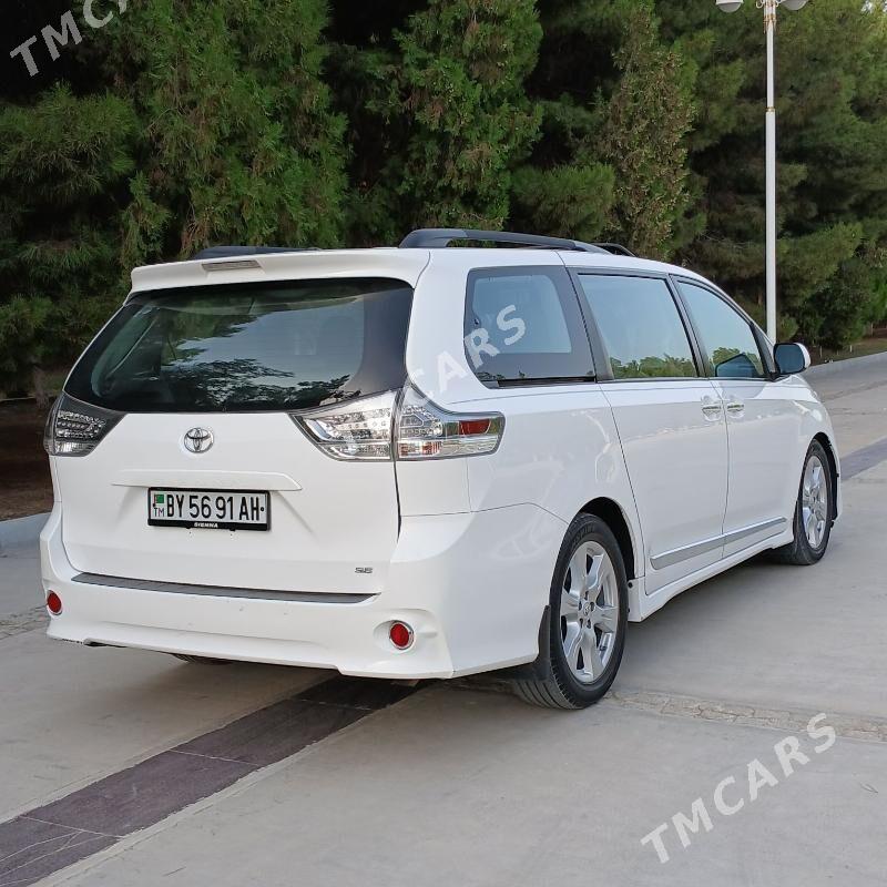 Toyota Sienna 2017 - 371 000 TMT - Гёкдепе - img 4