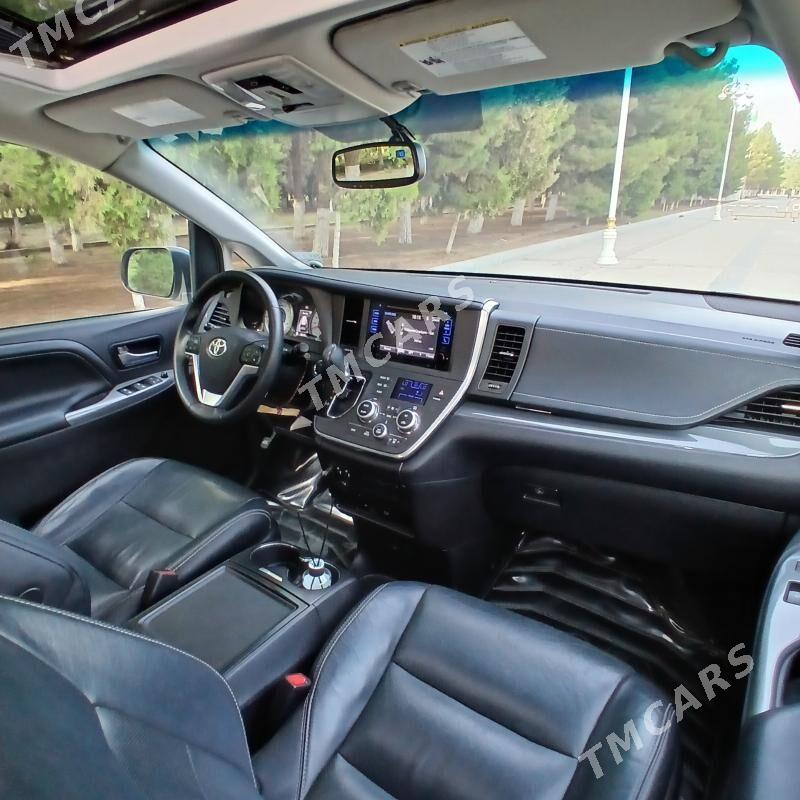 Toyota Sienna 2017 - 371 000 TMT - Гёкдепе - img 6