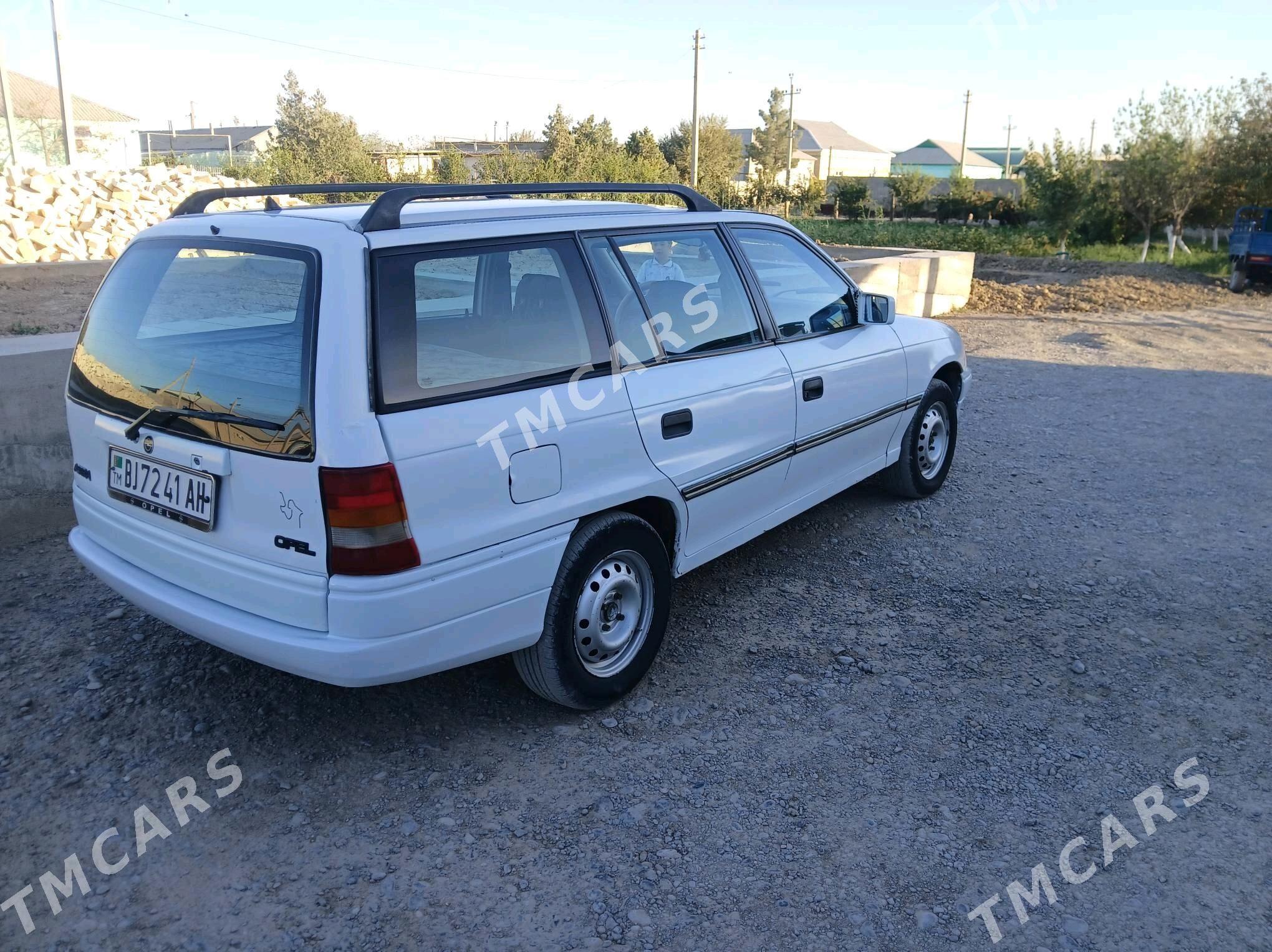 Opel Astra 1992 - 30 000 TMT - Kaka - img 4