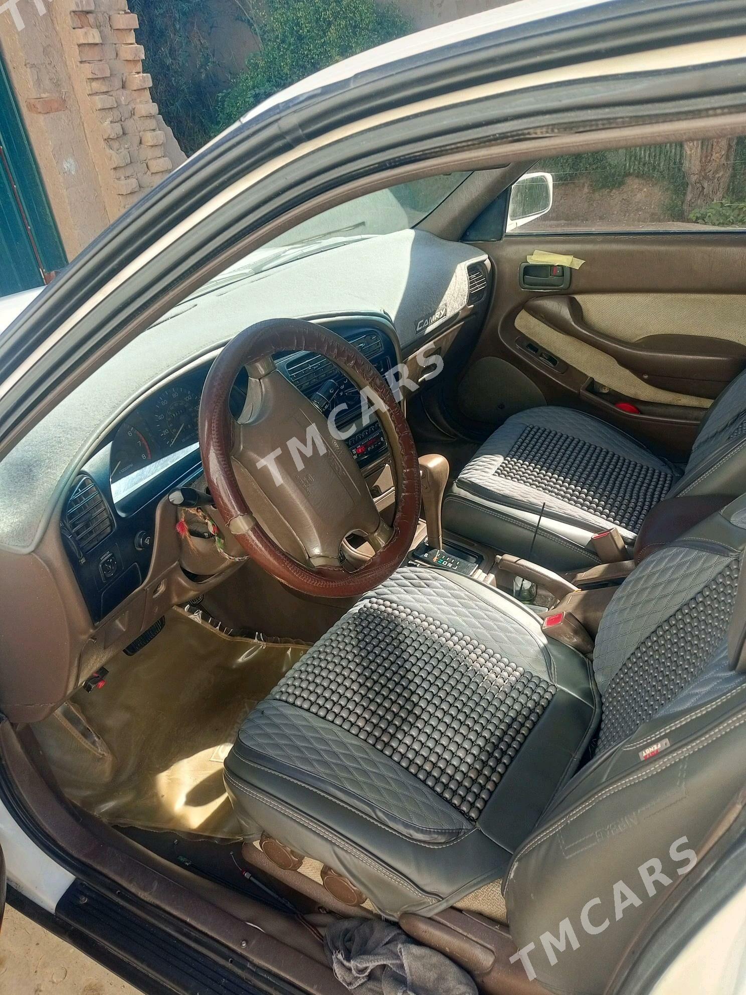 Toyota Camry 1994 - 90 000 TMT - Köneürgenç - img 3
