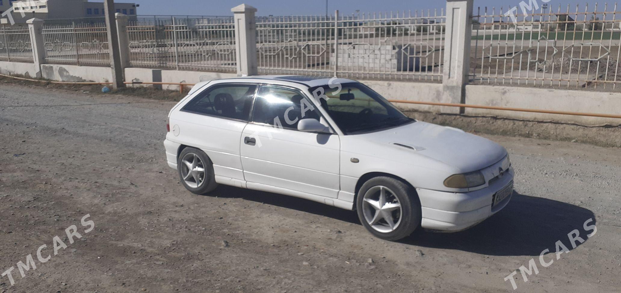 Opel Astra 1994 - 24 000 TMT - Bäherden - img 3