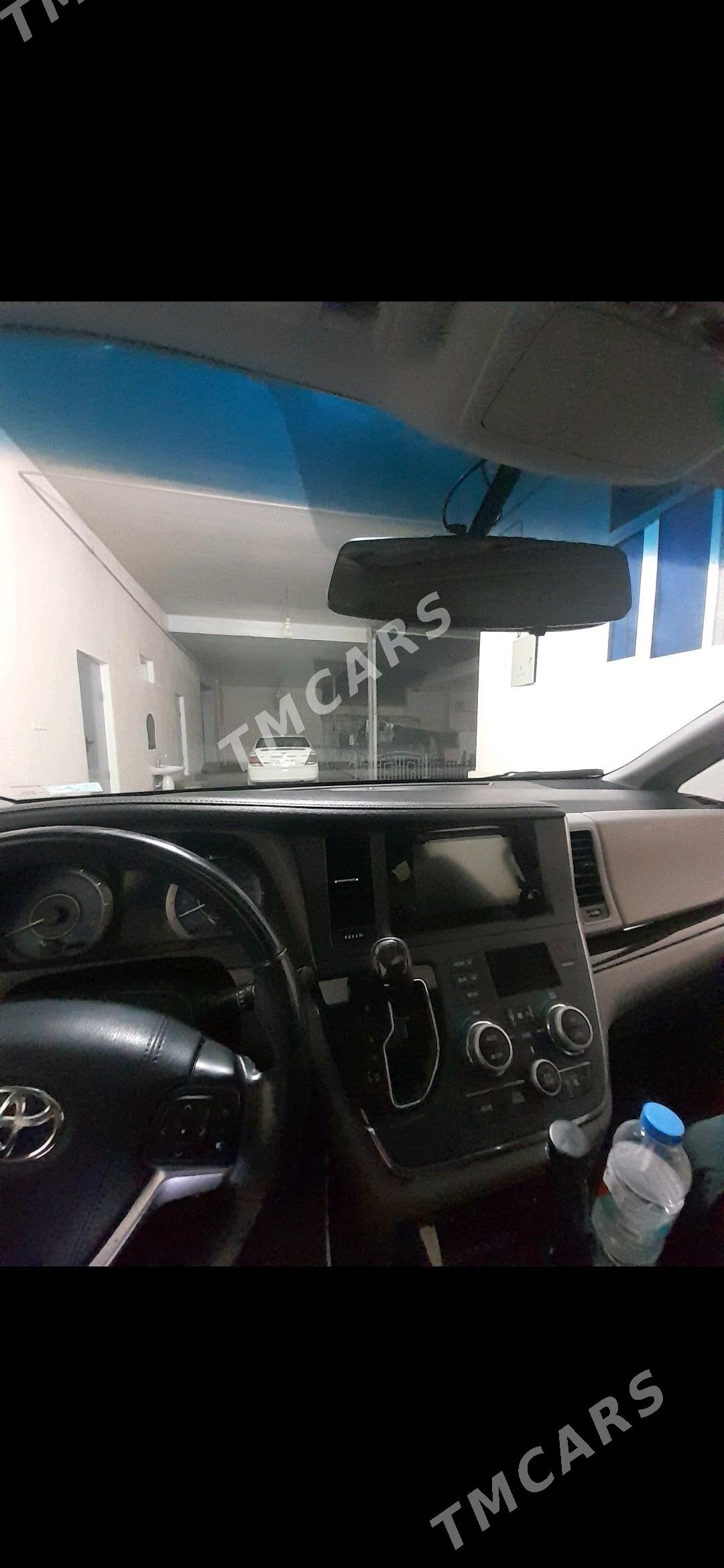 Toyota Sienna 2019 - 420 000 TMT - Мары - img 4