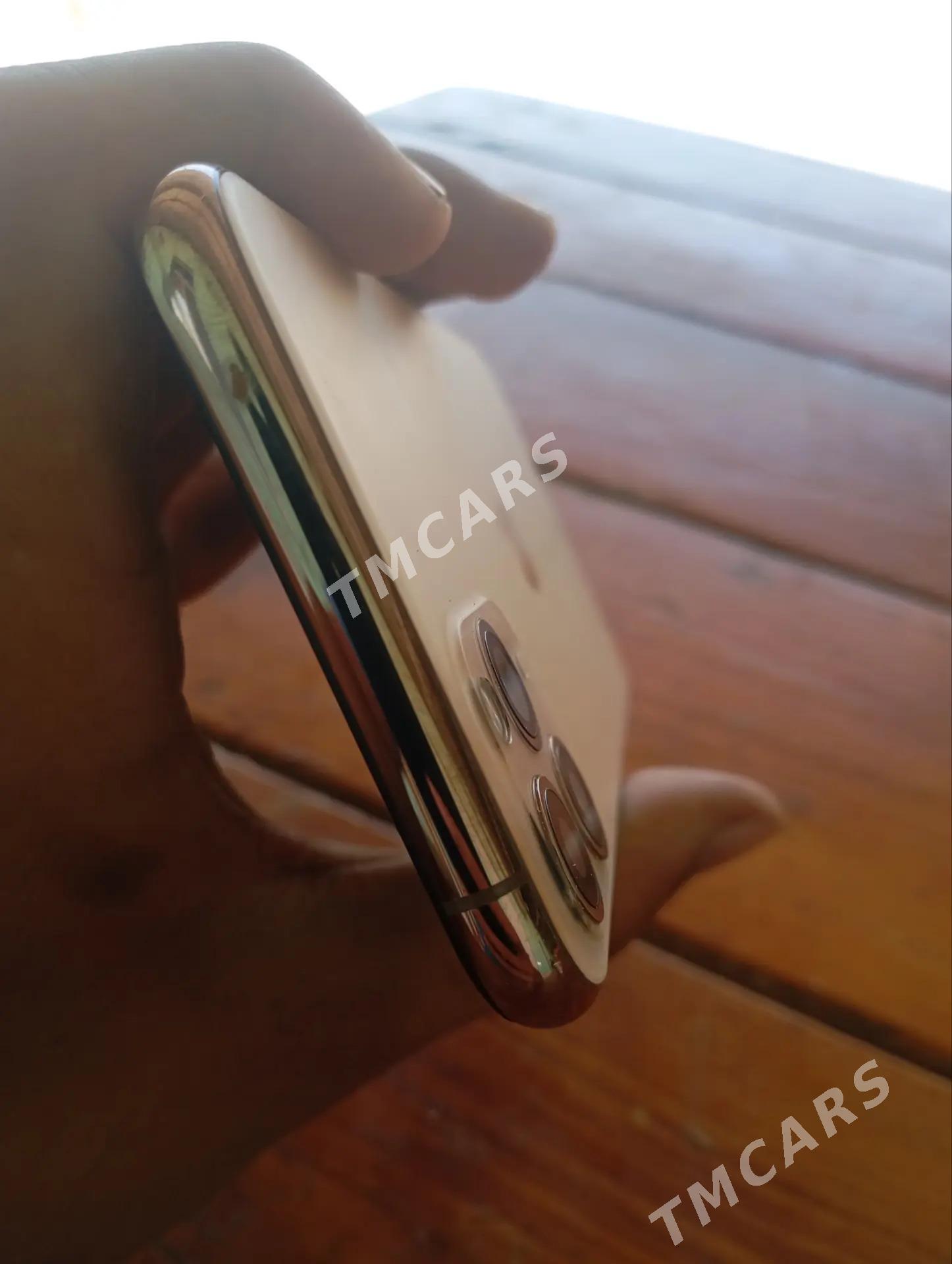iphone 11 pro - Sarahs - img 3