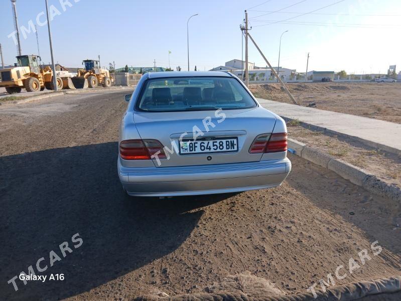 Mercedes-Benz W212 2001 - 75 000 TMT - Туркменбаши - img 2