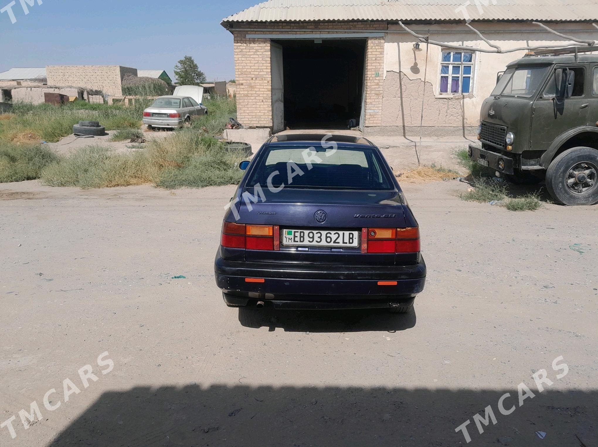 Volkswagen Passat 1992 - 30 000 TMT - Дянев - img 4