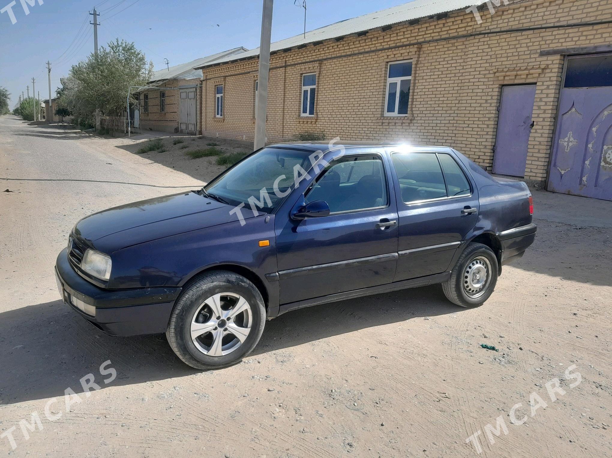 Volkswagen Passat 1992 - 30 000 TMT - Дянев - img 2