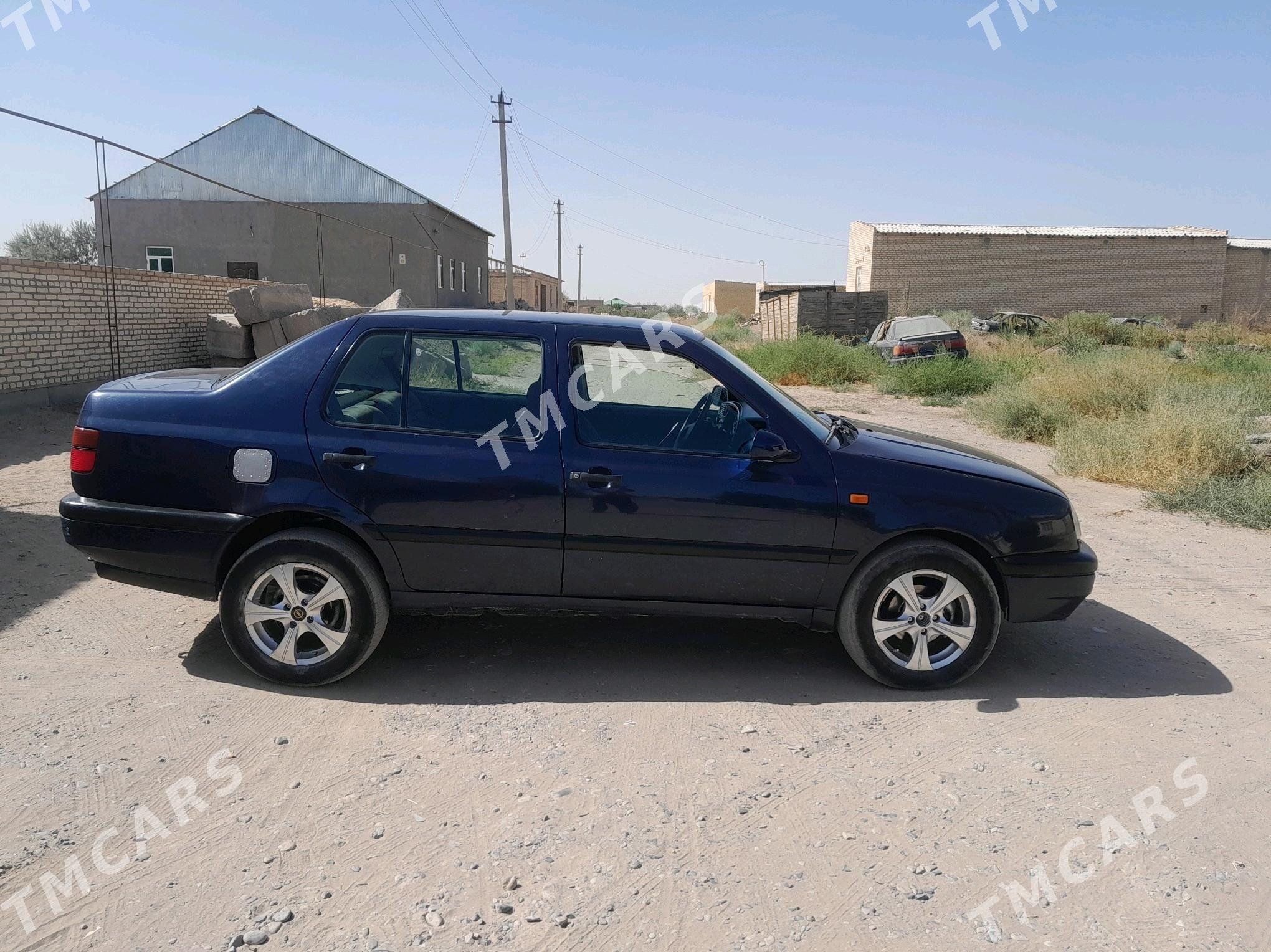 Volkswagen Passat 1992 - 30 000 TMT - Дянев - img 3