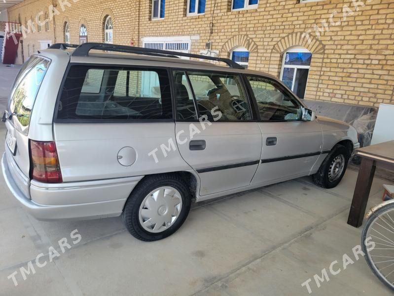 Opel Astra 1995 - 25 000 TMT - Мары - img 3