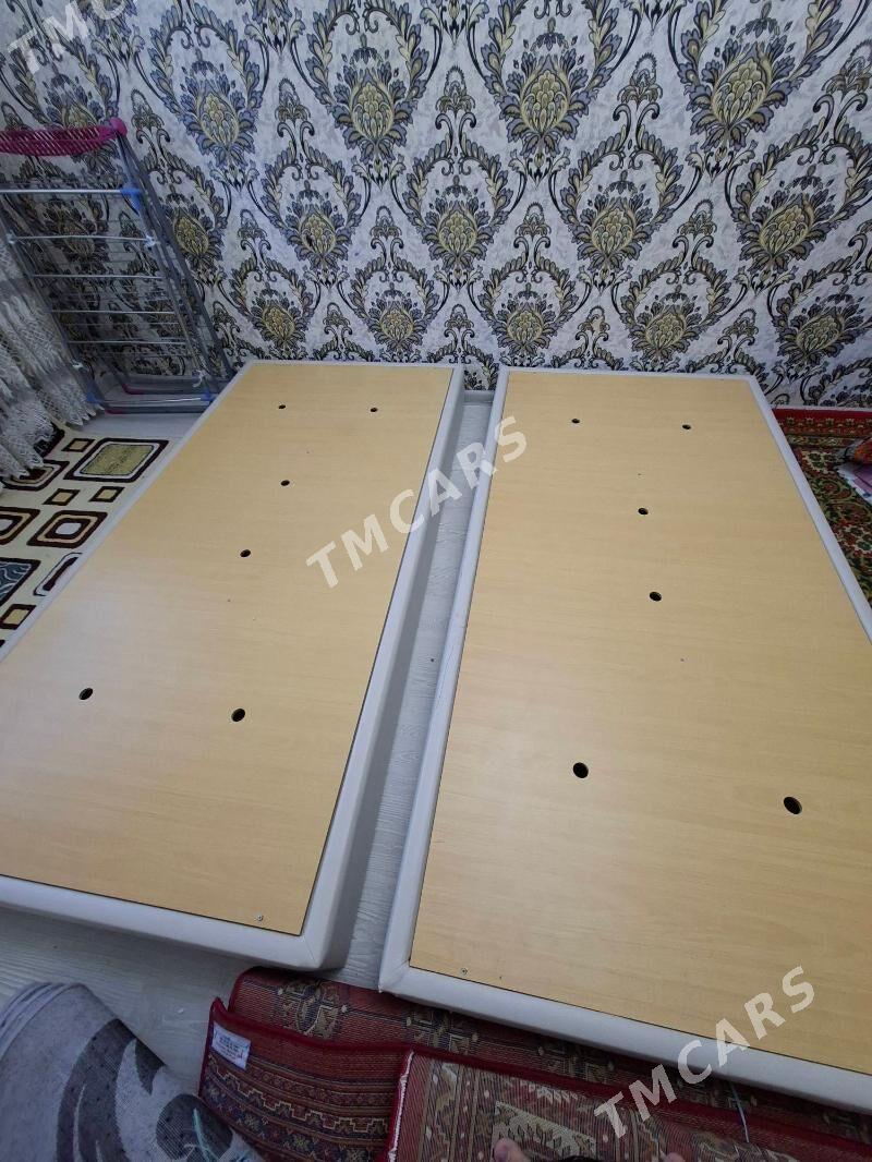 krowat - 10 mkr - img 2