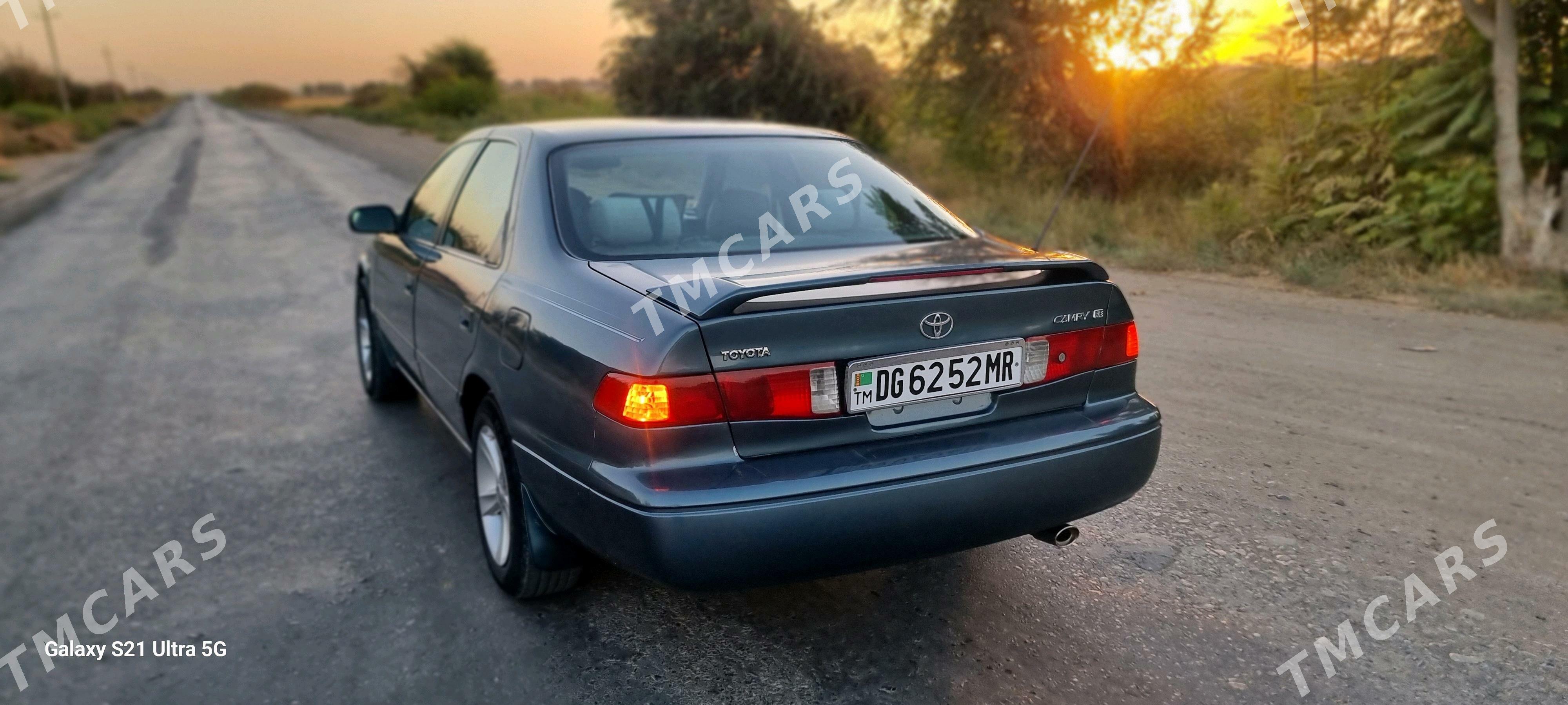 Toyota Camry 2000 - 136 000 TMT - Байрамали - img 9