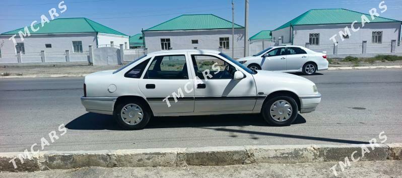 Opel Vectra 1990 - 35 000 TMT - Бахарден - img 2