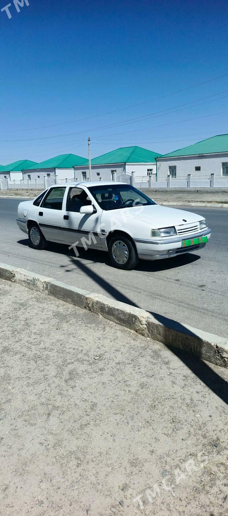 Opel Vectra 1990 - 35 000 TMT - Бахарден - img 4