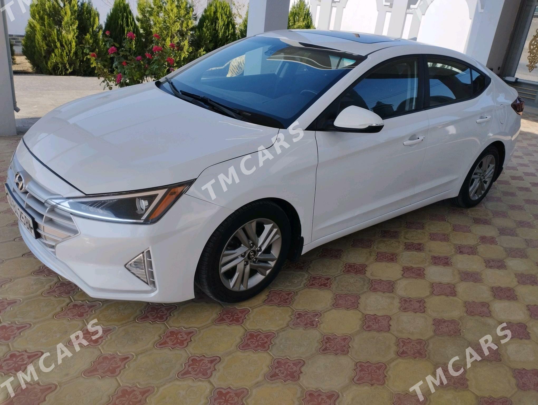 Hyundai Elantra 2019 - 210 000 TMT - Балканабат - img 2