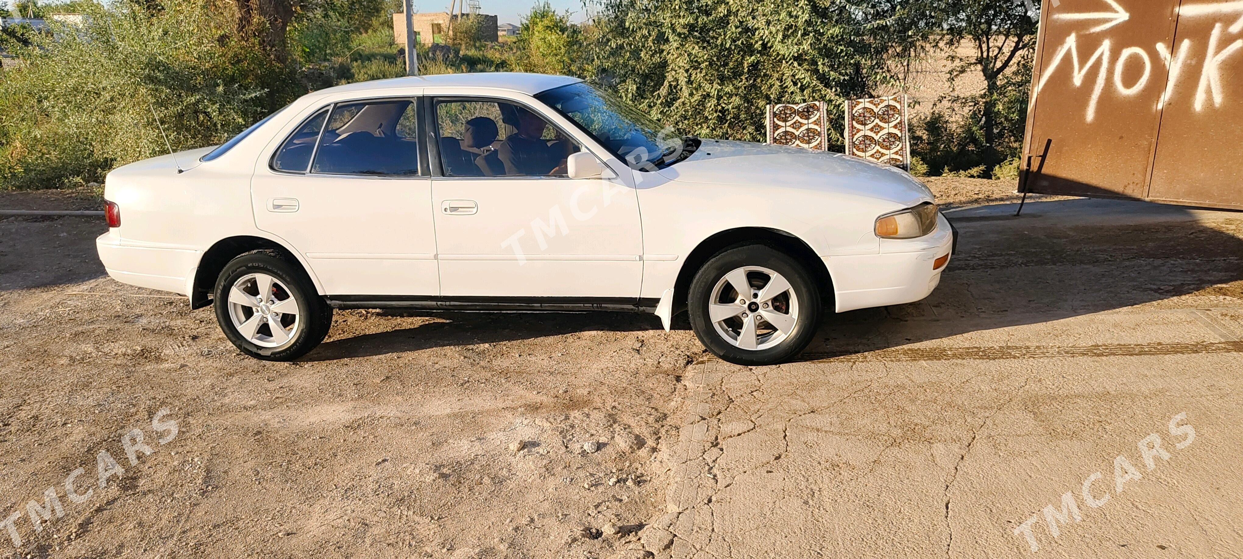 Toyota Camry 1995 - 80 000 TMT - Акдепе - img 3