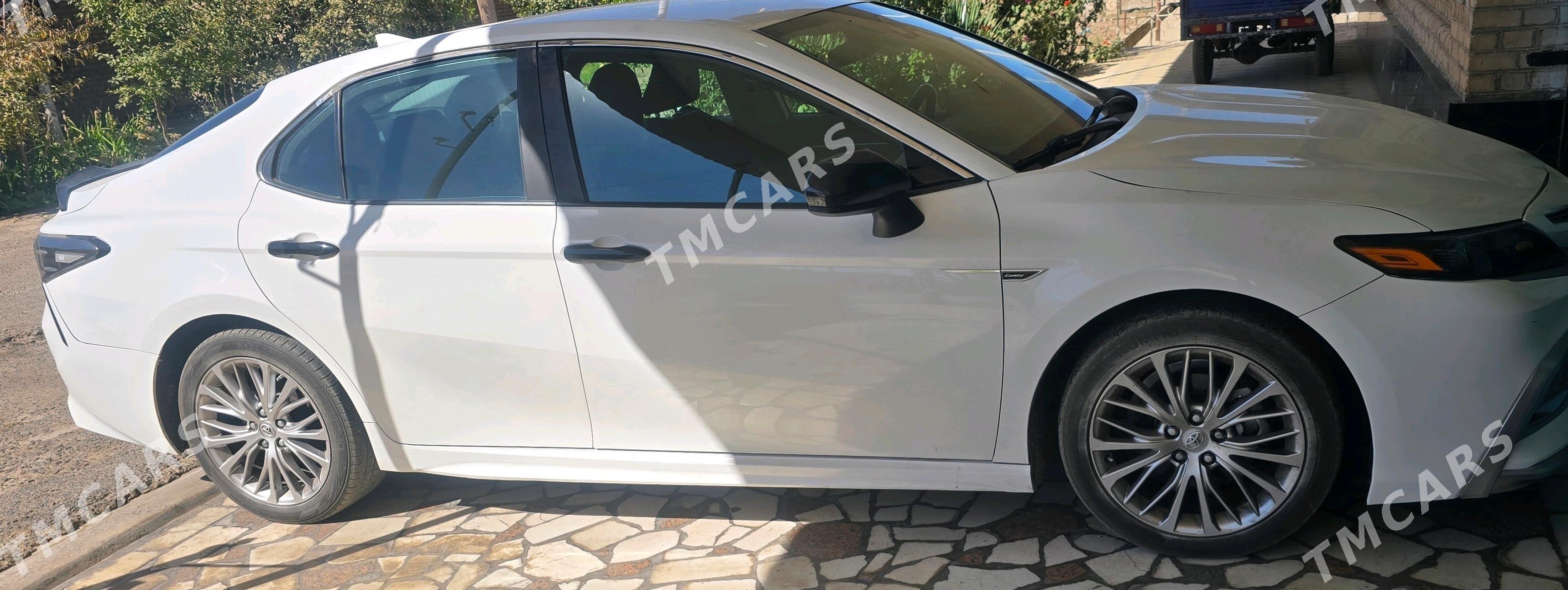 Toyota Camry 2020 - 330 000 TMT - Çärjew - img 1
