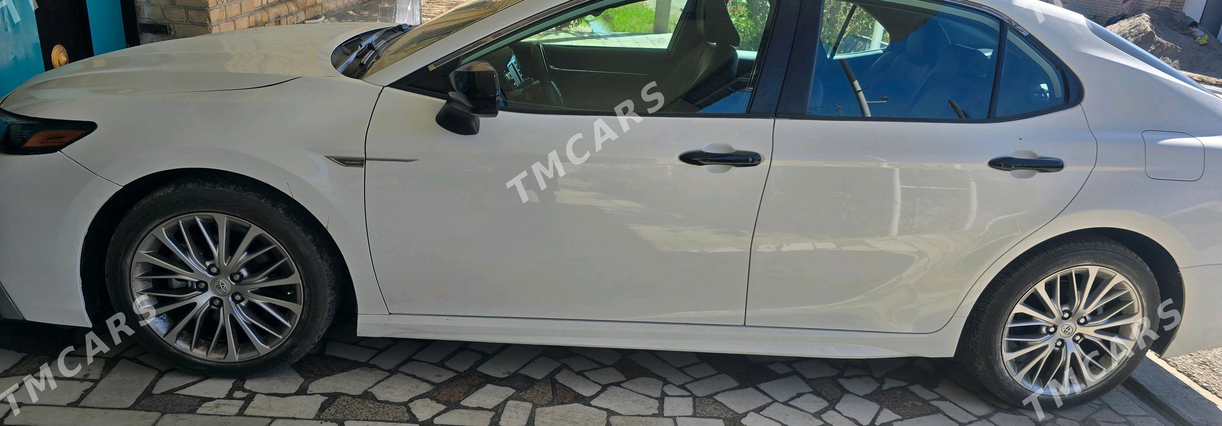 Toyota Camry 2020 - 330 000 TMT - Çärjew - img 2
