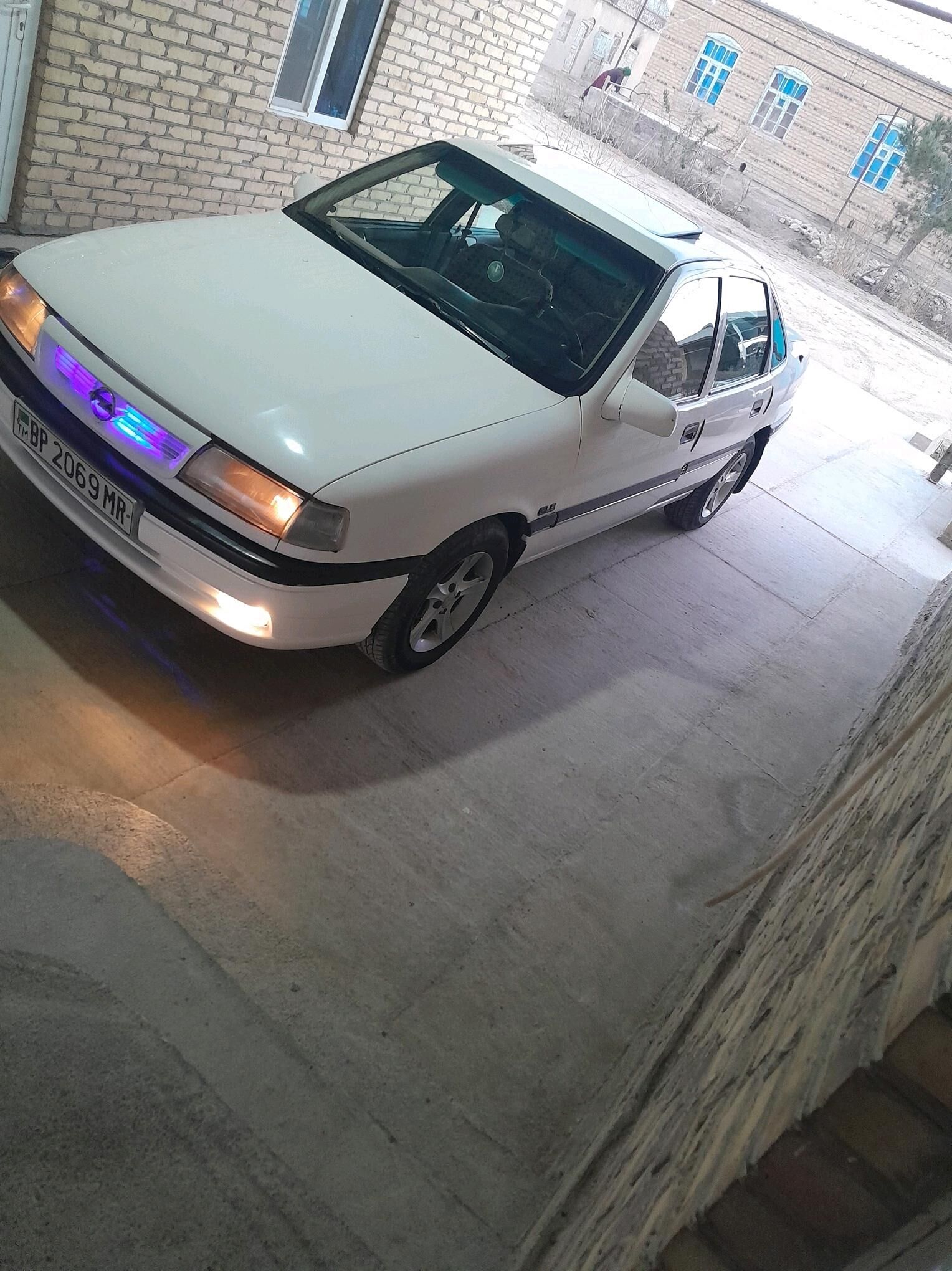 Opel Vectra 1995 - 50 000 TMT - Мургап - img 3