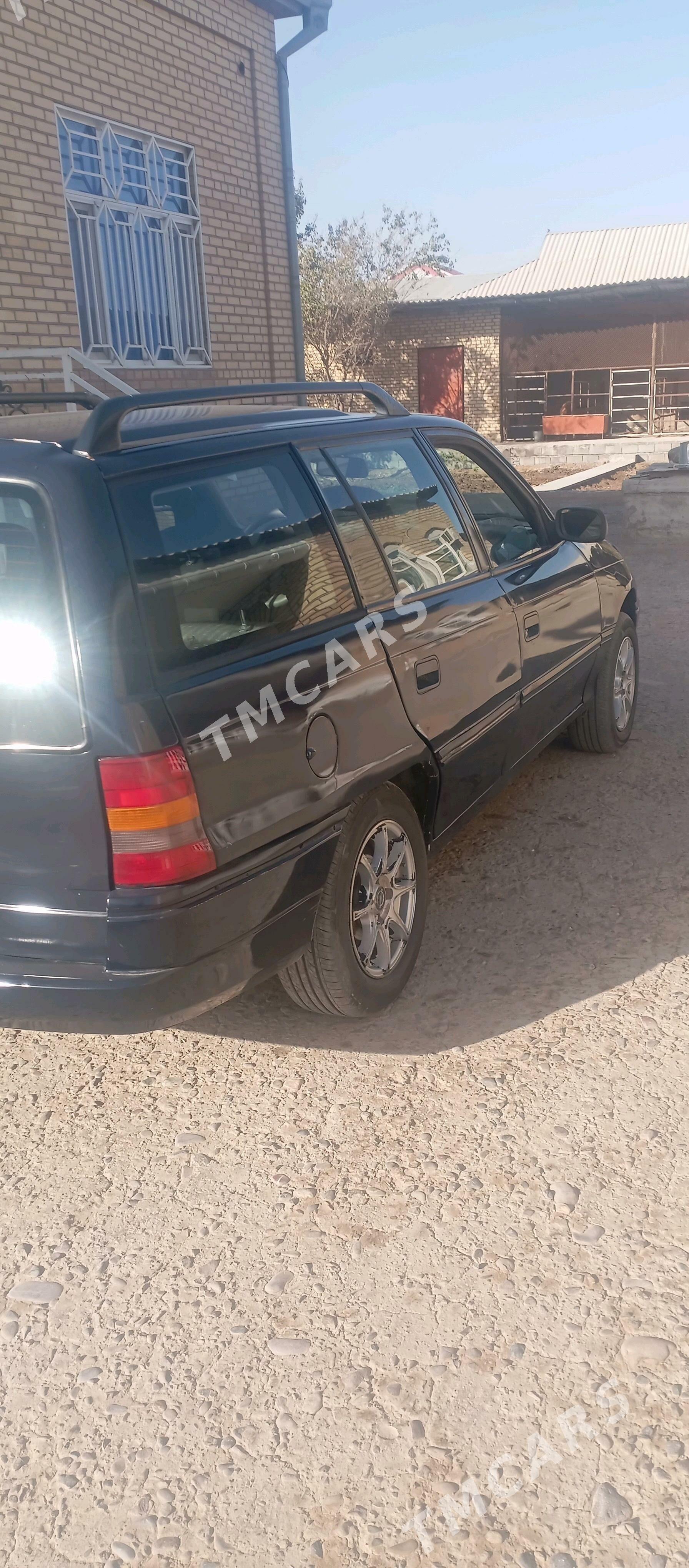 Opel Astra 1992 - 30 000 TMT - Mary - img 6