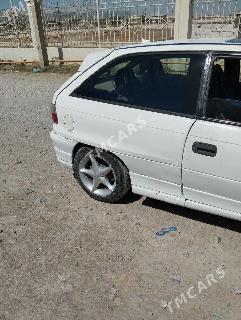 Opel Astra 1994 - 24 000 TMT - Bäherden - img 4